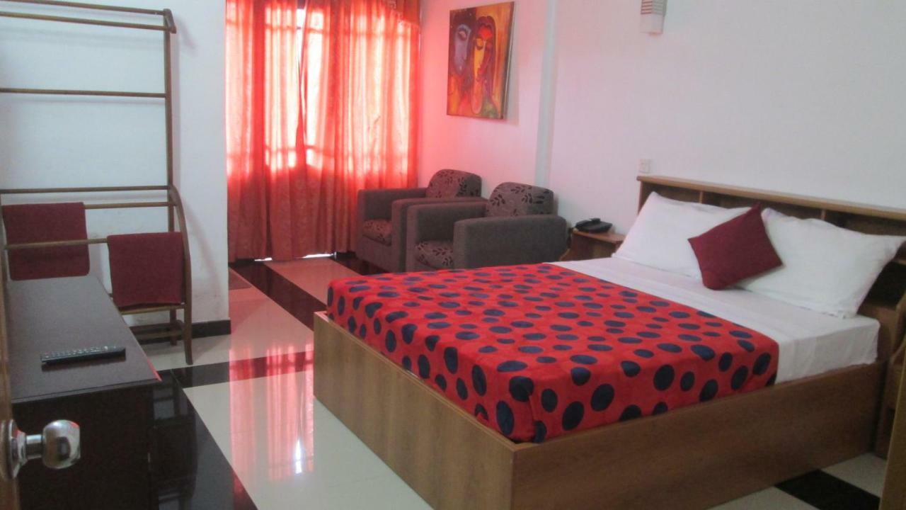 Slightly Chilled Hotel Nallathanniya Exterior photo